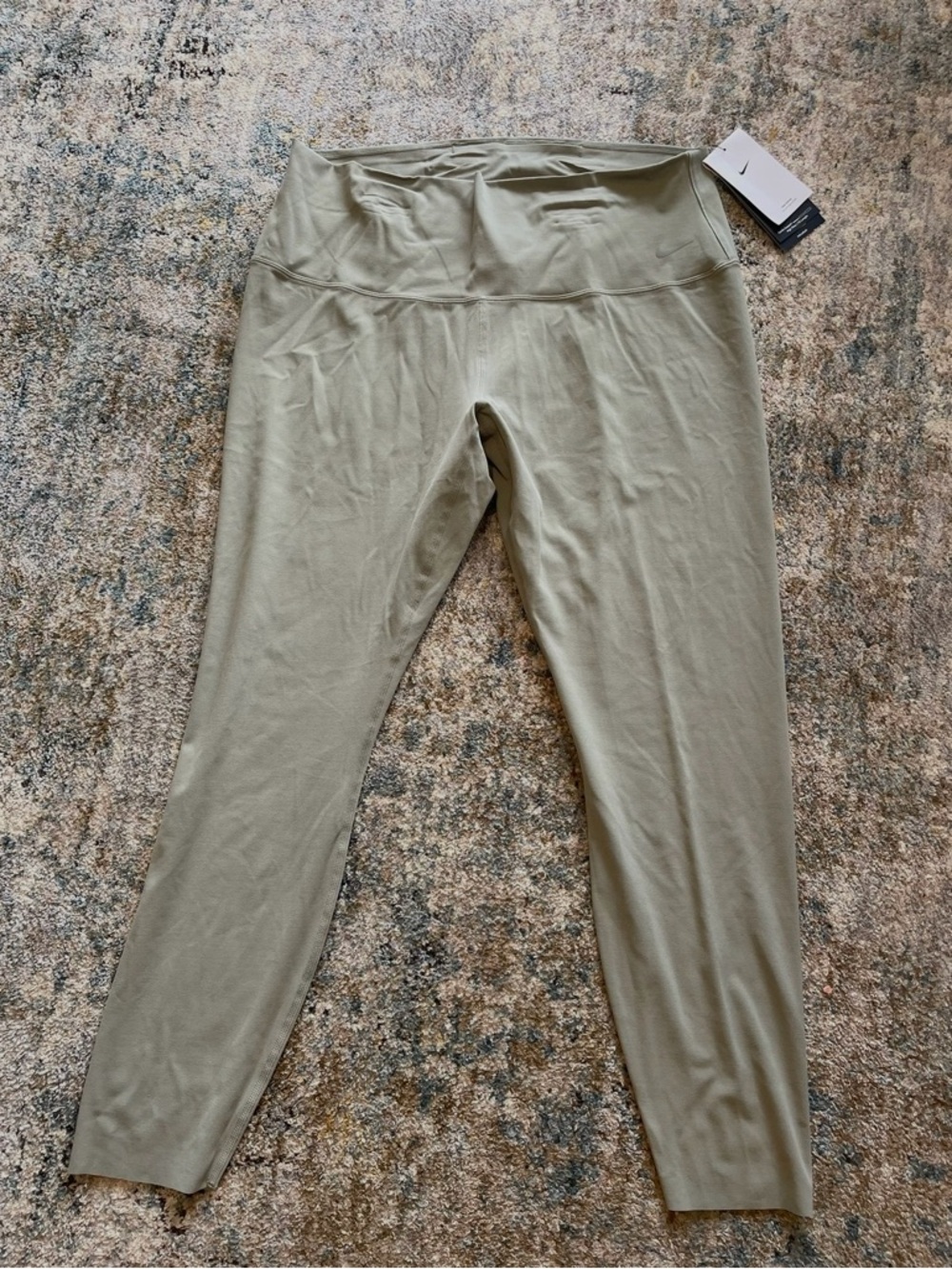 Women’s Nike green leggings with thumb holes size xl #activewear #leggings